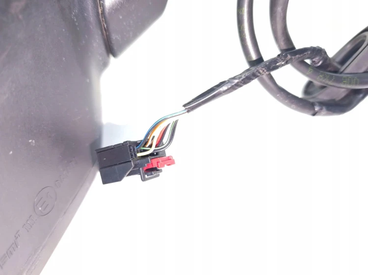 LUSTERKO ZEWNĘTRZNE PRAWE AUDI A4 B9 LY9B 8-PIN UK