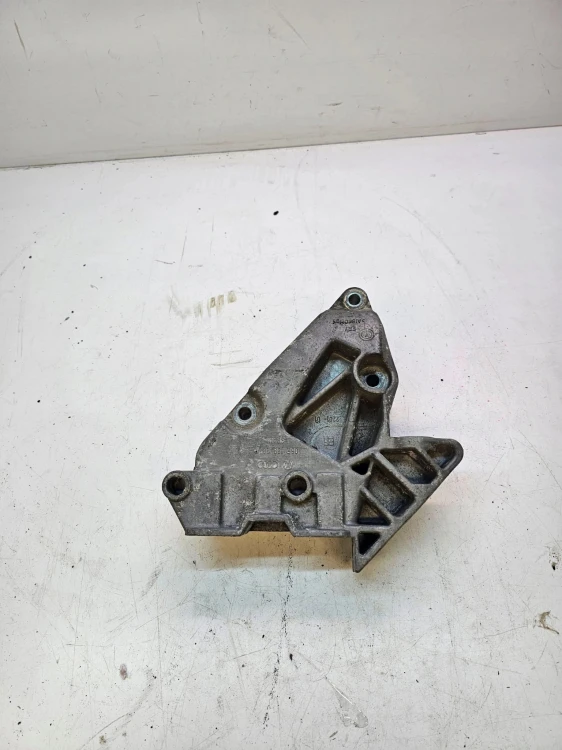 ŁAPA PODUSZKA SILNIKA AUDI A3 2.0 FSI 06F199207P