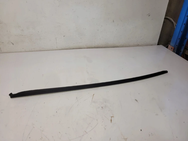 LISTWA ZBIERAJĄCA PRAWA PRZÓD AUDI A4 B8 8K0854328