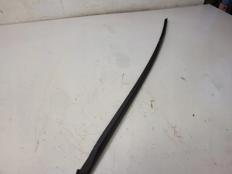 LISTWA ZBIERAJĄCA PRAWA PRZÓD AUDI A4 B8 8K0854328