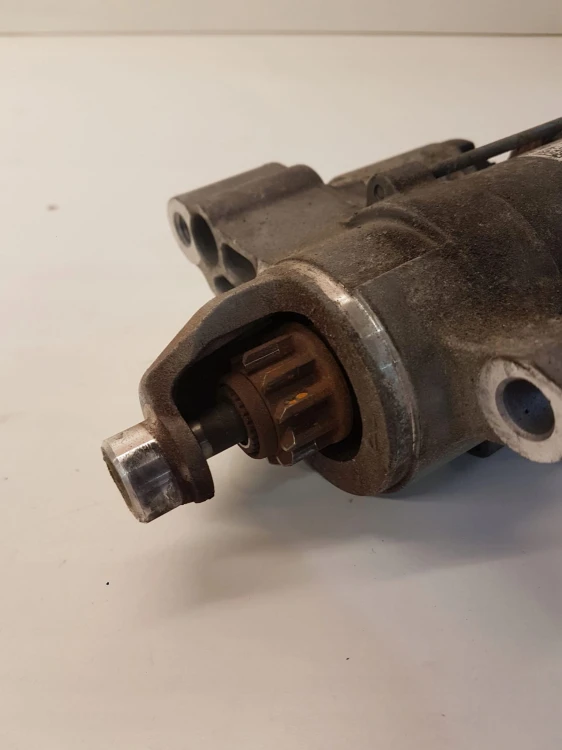 ROZRUSZNIK AUDI A4 B8 A5 8T Q5 A6 03L911024B *40*