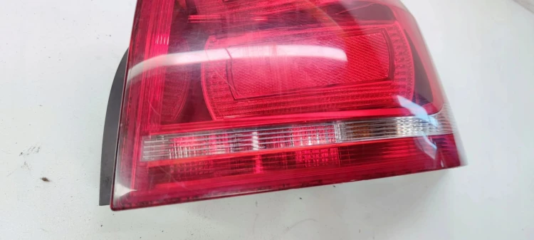 LAMPA PRAWY TYŁ AUDI A3 8PLIFT 08-12 8P3945096A UK