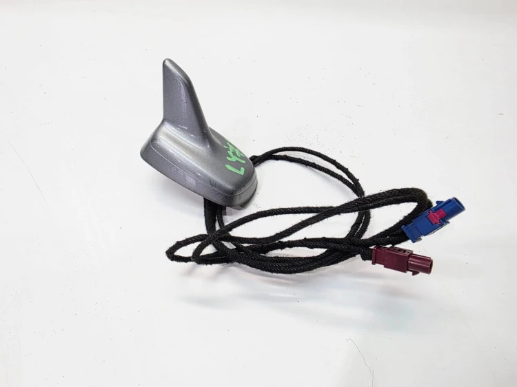 ANTENA LOTKA REKIN AUDI Q7 4L 4L0035503L LY7G