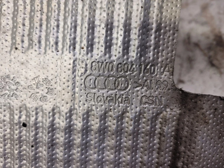 OSŁONA TERMICZNA TUNELU AUDI A4 B9 A5 8W0804160A
