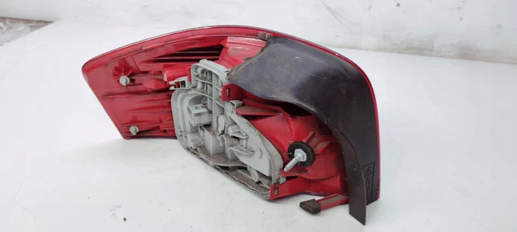 LAMPA PRAWY TYŁ AUDI A3 8PLIFT 08-12 8P3945096A UK