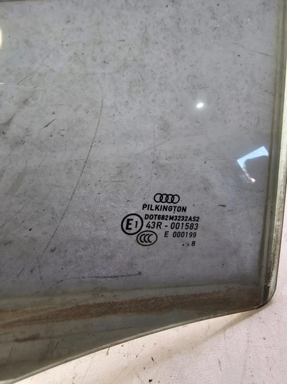 SZYBA BOCZNA DRZWI PRAWY TYŁ AUDI A4 B8 SEDAN 8K5 2008
