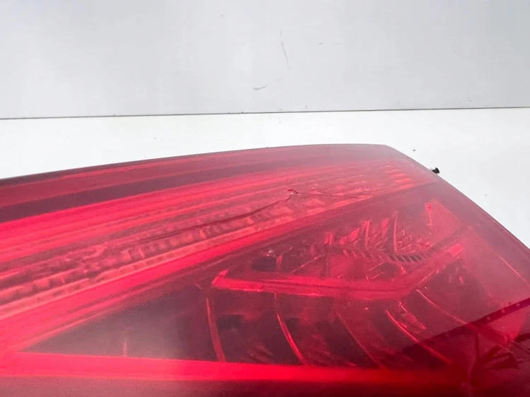 LAMPA PRAWY TYŁ Z KLAPY LED AUDI A5 8T LIFT 8T0945094C USZKODZONA