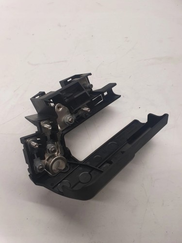 KLEMA PLUSOWA AUDI A4 A5 Q5 B0101063 K98J4590