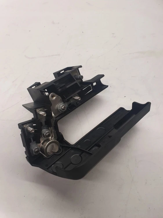 KLEMA PLUSOWA AUDI A4 A5 Q5 B0101063 K98J4590