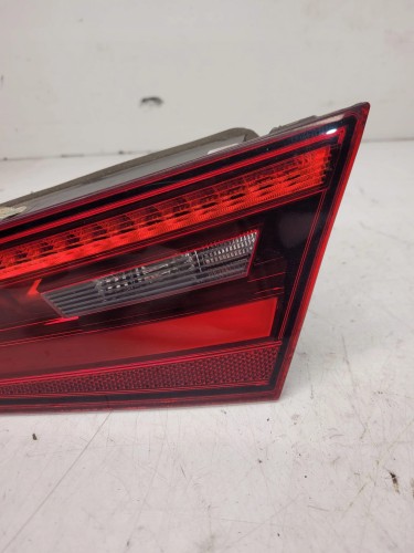 LAMPA PRAWY TYŁ W KLAPĘ AUDI A3 8V 3D 8V3945094B