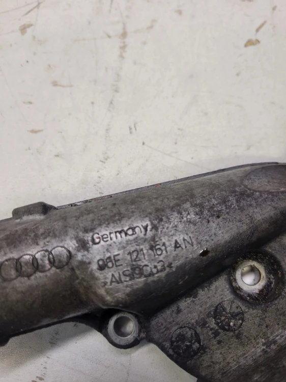 OBUDOWA TERMOSTATU AUDI S4 S5 A6 3.0 T 06E121161AN