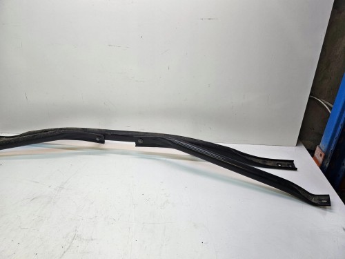 ROZPÓRKA WZMOCNIENIE KIELICHÓW AUDI Q5 8R 8R0805629C