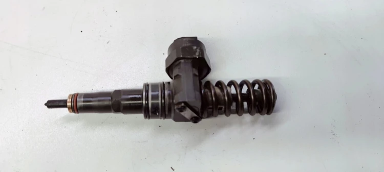 POMPOWTRYSKIWACZ AUDI VW 1.9 TDI 038130073F USZK
