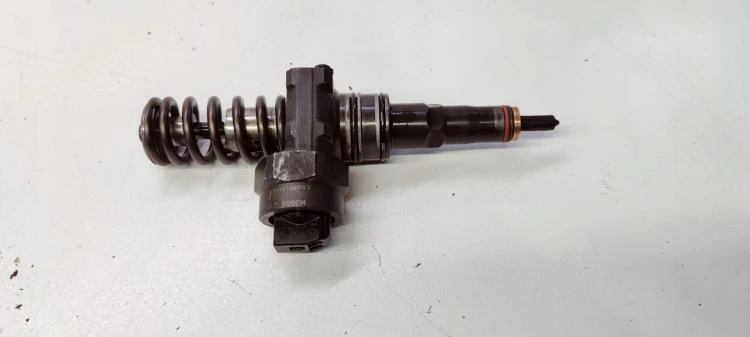 POMPOWTRYSKIWACZ AUDI VW 1.9 TDI 038130073F USZK
