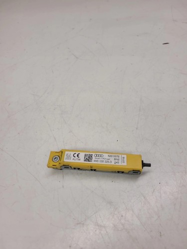 WZMACNIACZ ANTENOWY AUDI Q7 4M 4M0035225D
