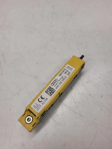 WZMACNIACZ ANTENOWY AUDI Q7 4M 4M0035225D