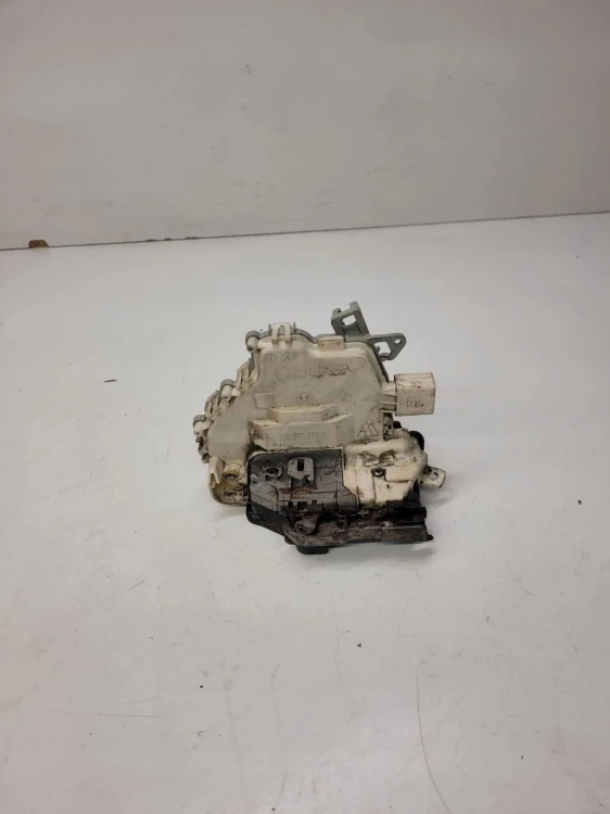 ZAMEK DRZWI PRAWY PRZÓD AUDI A4 A5 Q5 8J2837016C