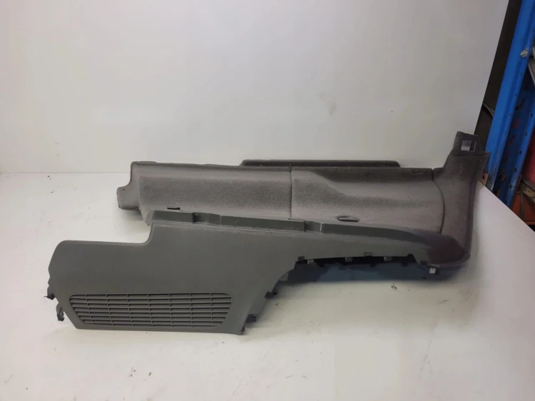 BOCZEK BAGAŻNIKA LEWY AUDI Q5 8R 8R0863879C SZARA