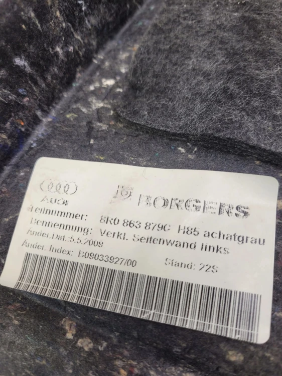 BOCZEK BAGAŻNIKA LEWY AUDI Q5 8R 8R0863879C SZARA