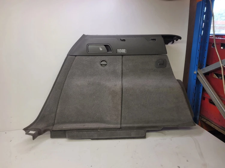 BOCZEK BAGAŻNIKA LEWY AUDI Q5 8R 8R0863879C SZARA