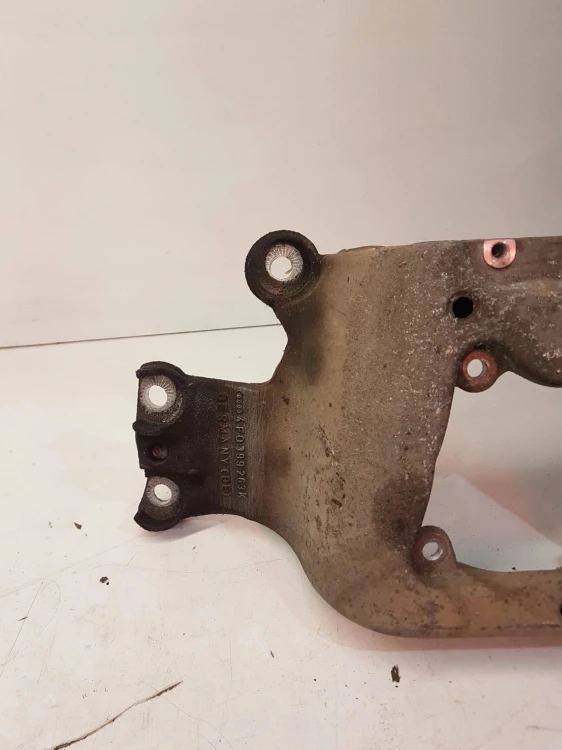 MOCOWANIE ŁAPA PODPORA SKRZYNI AUDI A6 4F0399263K
