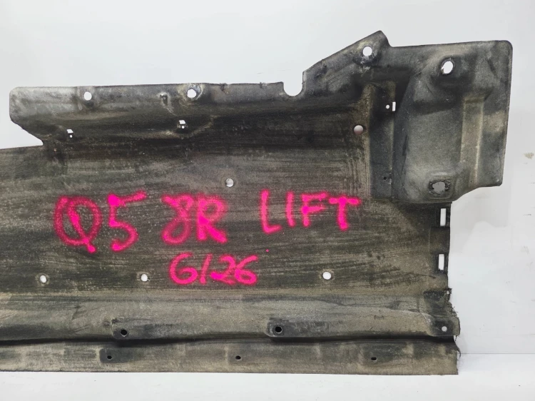 OSŁONA PŁYTA PODWOZIA LEWA DUŻA AUDI Q5 8R LIFT 8R0825207E 6/26
