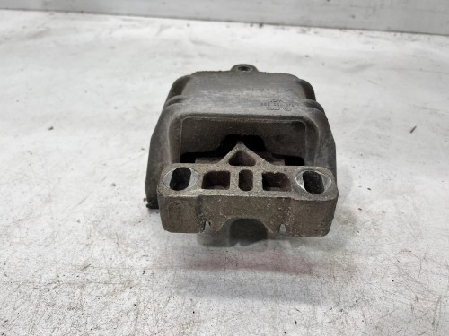 ŁAPA PODPORA MOCOWANIE SILNIKA AUDI A3 8L 1.9 TDI 1J0199555AP