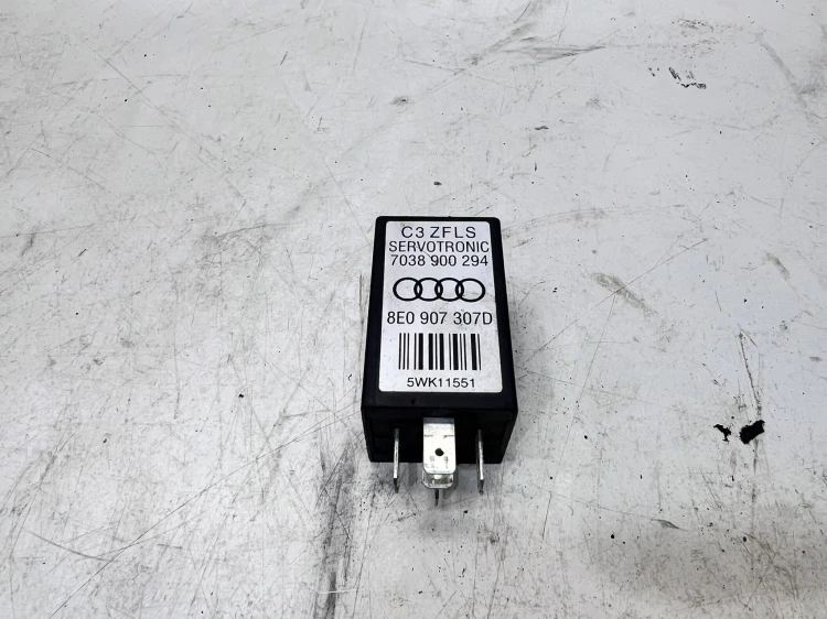 PRZEKAŹNIK SERWOTRONIK AUDI VW SEAT 8E0907307D
