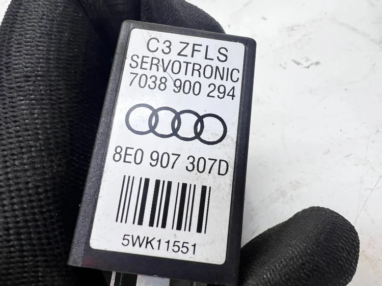 PRZEKAŹNIK SERWOTRONIK AUDI VW SEAT 8E0907307D