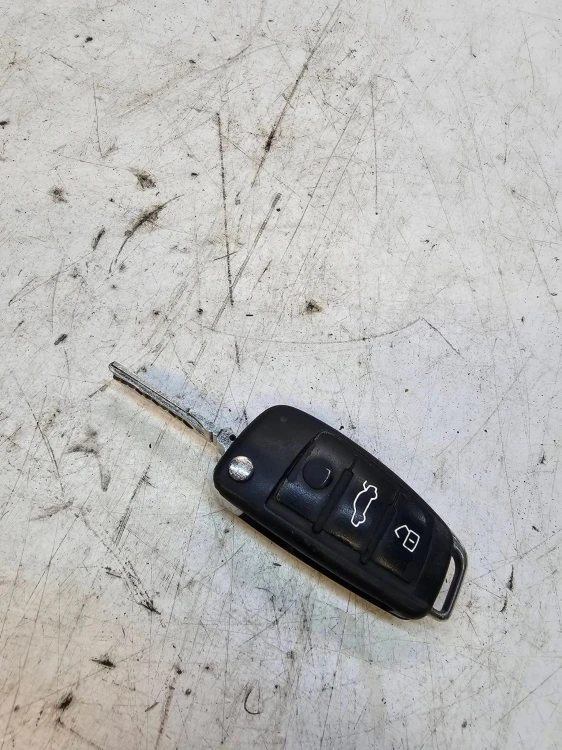 KLUCZYK PILOT SCYZORYK AUDI A6 C6 Q7 4F0837220D *2