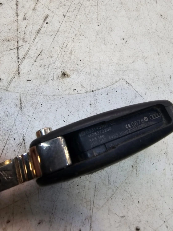 KLUCZYK PILOT SCYZORYK AUDI A6 C6 Q7 4F0837220D *2