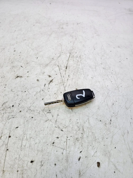 KLUCZYK PILOT SCYZORYK AUDI A6 C6 Q7 4F0837220D *2