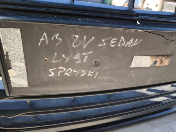 ZDERZAK PRZÓD KOMPLETNY AUDI A3 8V *** SEDAN *** LY9T 2011-2016