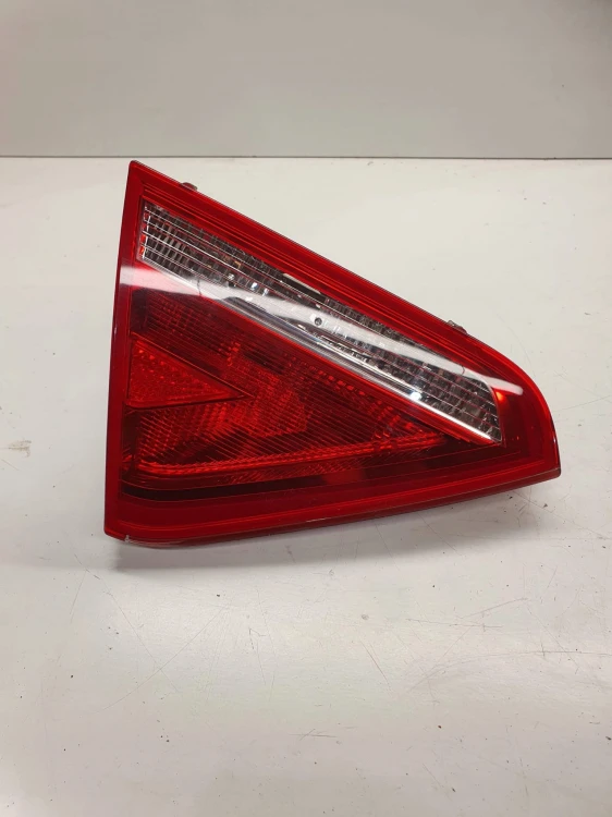 LAMPA LEWY TYŁ Z KLAPY AUDI A5 8T COUPE 8T0945093