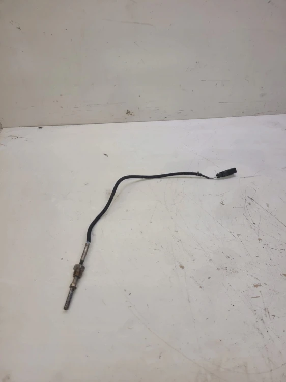 CZUJNIK TEMPERATURY SPALIN AUDI VW 059906088AT