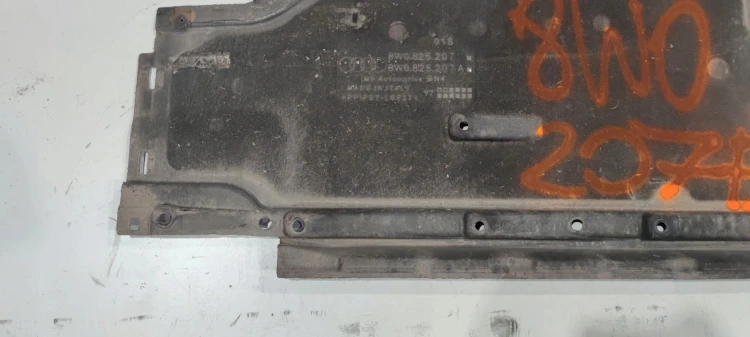 OSŁONA PODWOZIA LEWA DUŻA AUDI A4 B9 A5 8W 8W0825207A