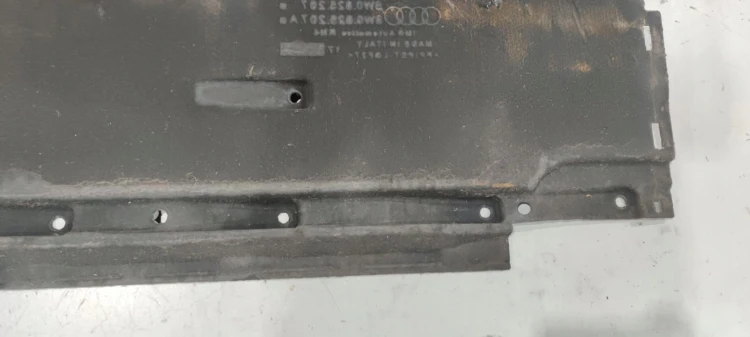 OSŁONA PODWOZIA LEWA DUŻA AUDI A4 B9 A5 8W 8W0825207A