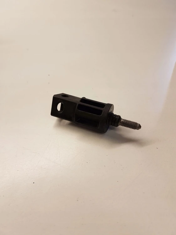 ŚRUBA MOCOWANIE LAMPY AUDI A4 A3 A5 8E0945246A