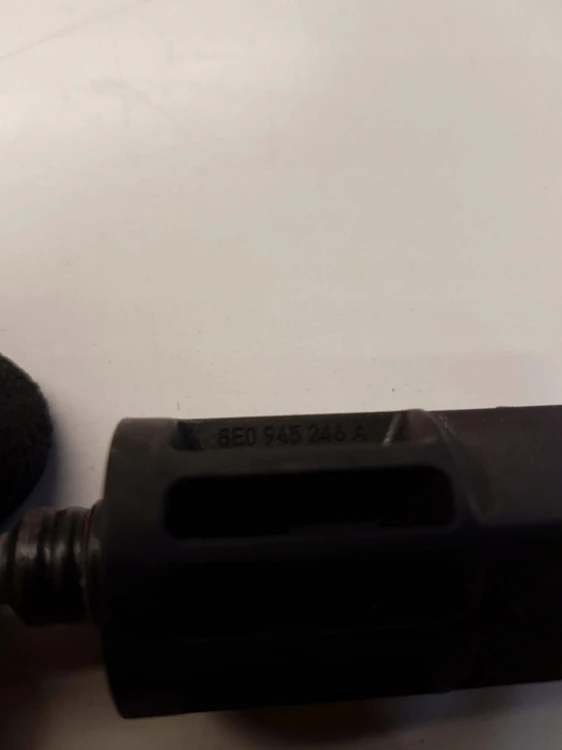 ŚRUBA MOCOWANIE LAMPY AUDI A4 A3 A5 8E0945246A