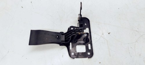 ZAMEK MASKI RYGIEL AUDI A4 B8 A5 8T 8T0823480