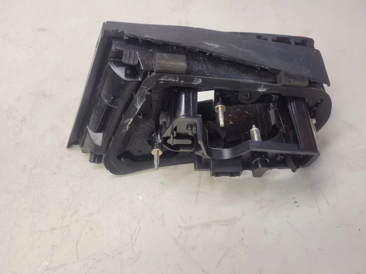 WKŁAD LAMPY LEWY TYŁ AUDI A3 8V 3D 8V3945093B