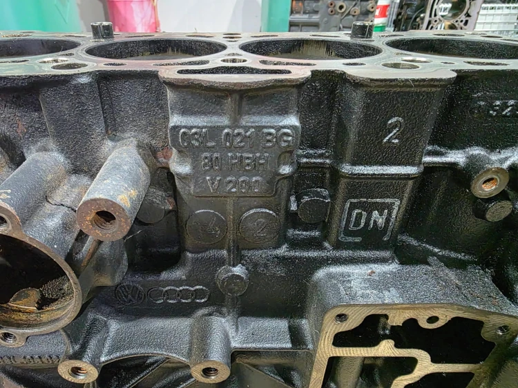 BLOK SILNIKA AUDI A4 B8 A5 Q5 8R 2.0 TDI CAG 03L021BG 12/26