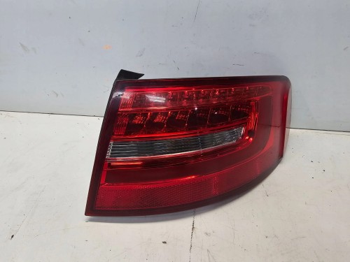 LAMPA PRAWY TYŁ LED W BŁOTNIK AUDI A4 B8 LIFT AVANT 8K9945096D