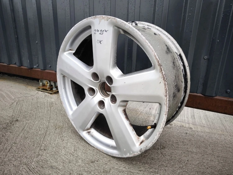 FELGA ALUMINIOWA AUDI A3 A4 A6 VW SKODA 8.0J R18 ET43 8E0601025AK Z*25* OK