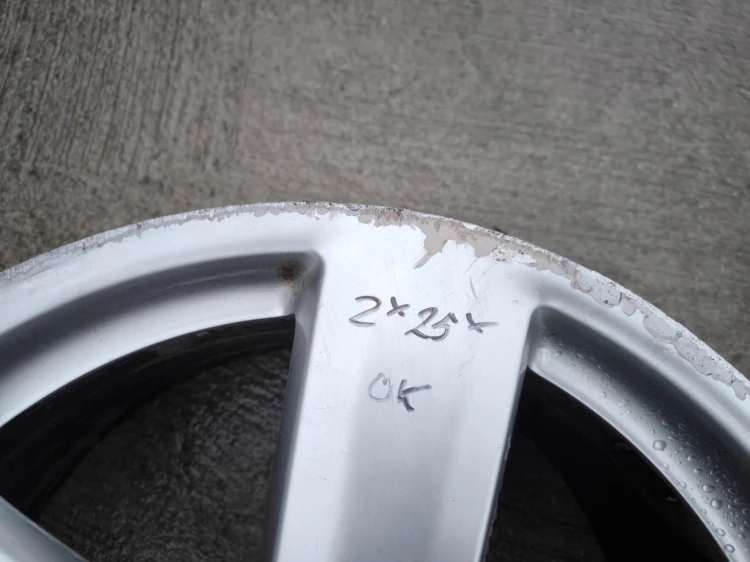 FELGA ALUMINIOWA AUDI A3 A4 A6 VW SKODA 8.0J R18 ET43 8E0601025AK Z*25* OK