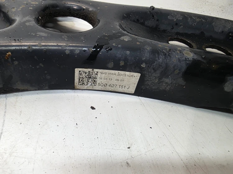 ZWROTNICA LEWA KOMPLET AUDI A3 8V VW SEAT SKODA 5Q0413023CP 5Q0407151J R*8*