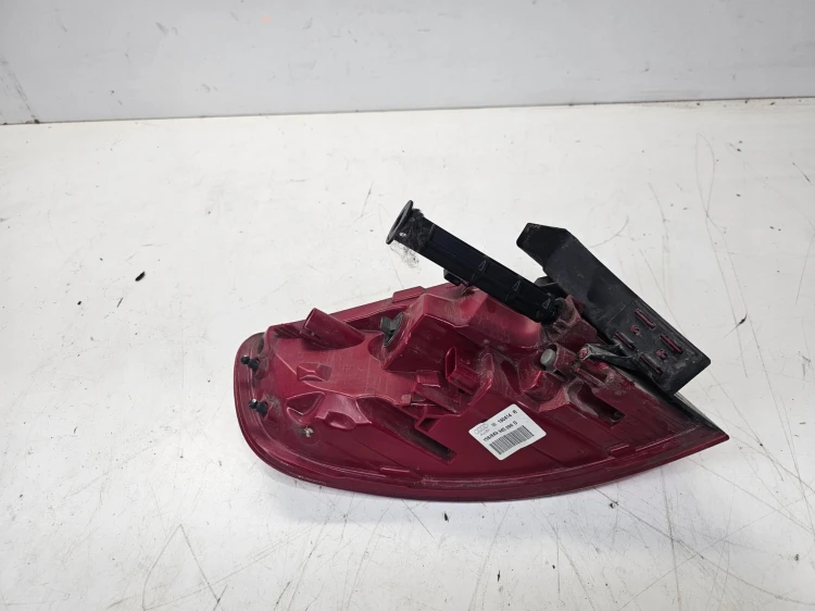 LAMPA PRAWY TYŁ LED W BŁOTNIK AUDI A4 B8 LIFT AVANT 8K9945096D