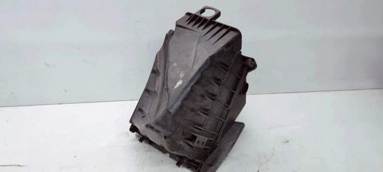 OBUDOWA FILTRA POWIETRZA AUDI A4 B6 B7 2.0 ALT 06B133835DD