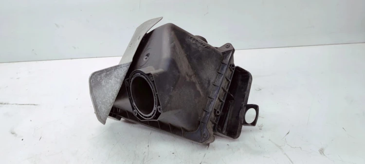 OBUDOWA FILTRA POWIETRZA AUDI A4 B6 B7 2.0 ALT 06B133835DD