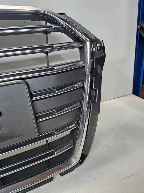 GRILL ATRAPA CHŁODNICY AUDI S3 A3 8V 8V3853651AC